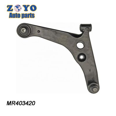 RK620345 MR403420 Rechts onderste ophangingsbesturingsarmen voor Mitsubishi Lancer 02-06